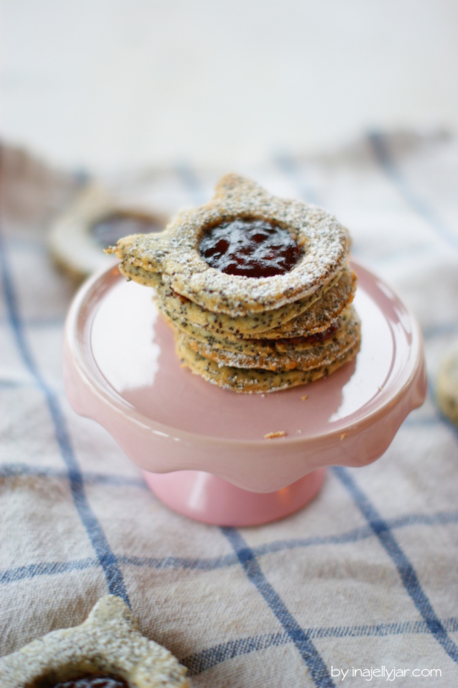 Raffinierte Linzer Augen mit Mohn und Kriecherl-Marmelade