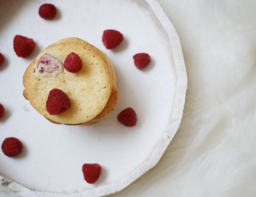 saftige Cookies mit Himbeeren und Zitrone