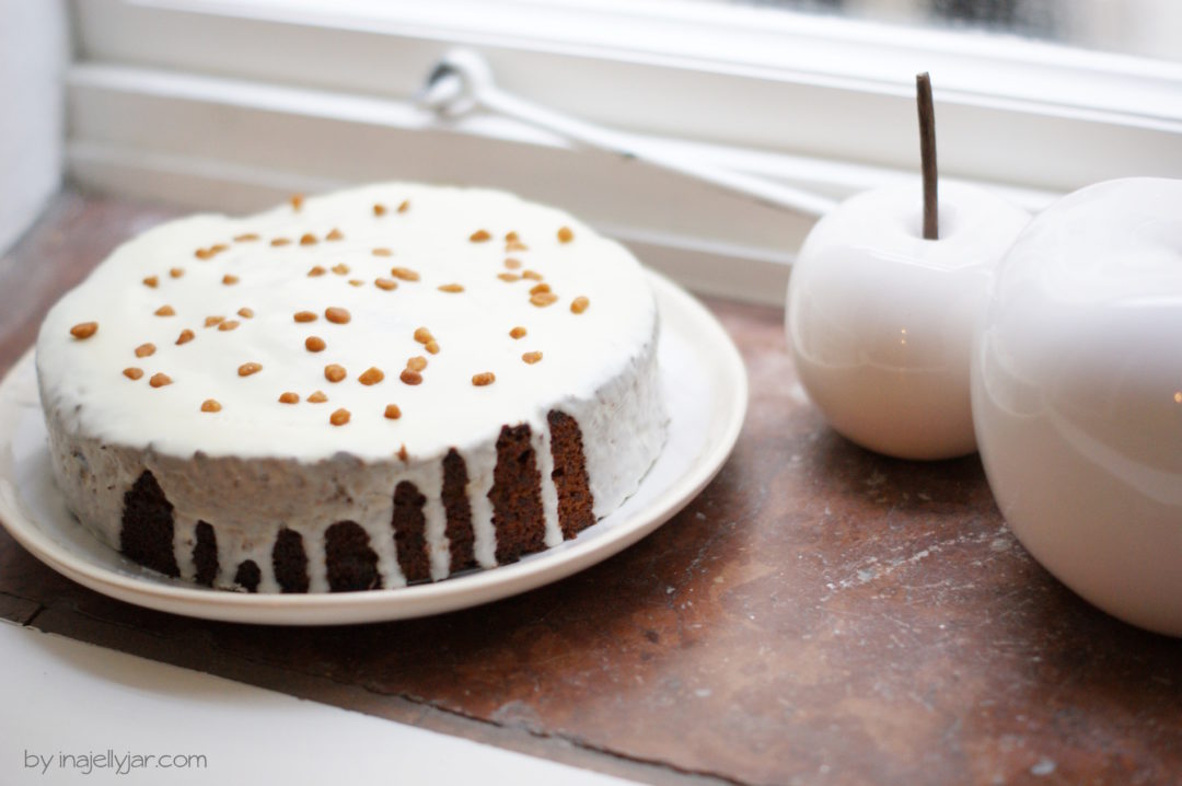 Kürbiskuchen mit Haselnüssen und Zimt