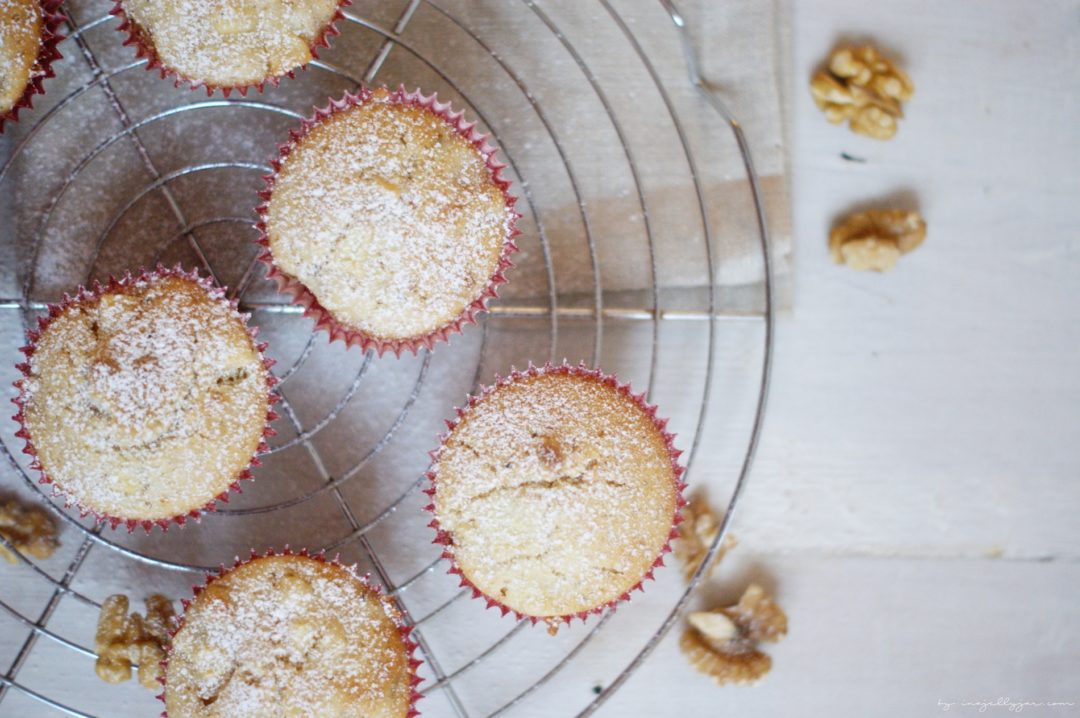 Fluffige Pancake-Muffins mit frischen Äpfeln