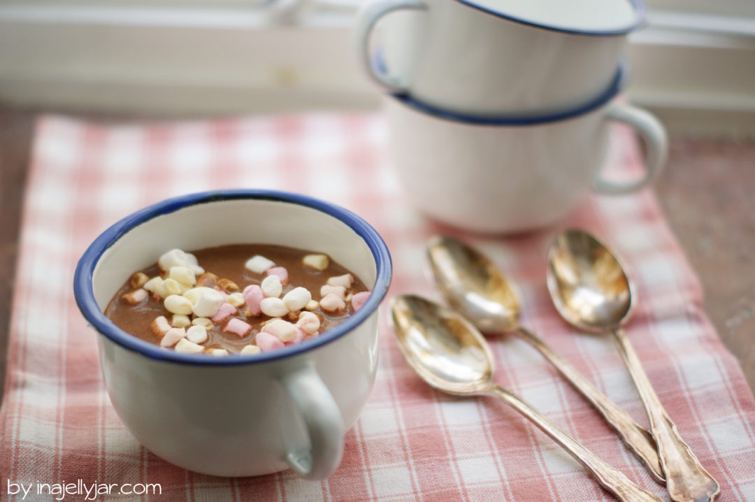 Tahini-Kakao mit Marshmallows