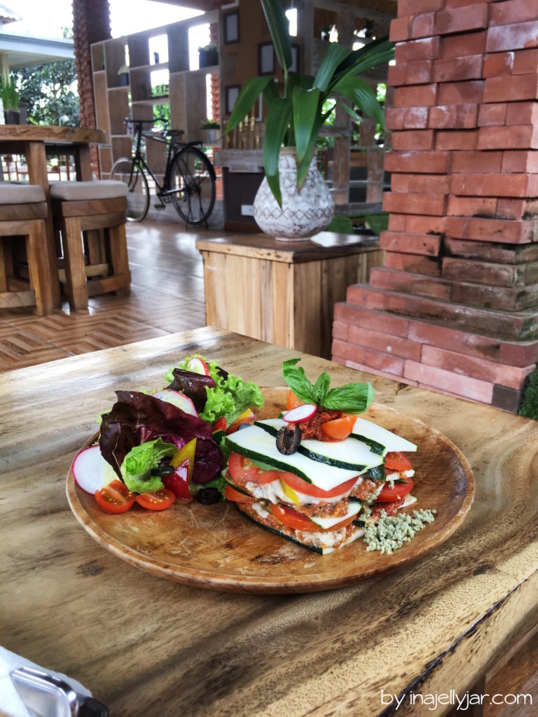 Rawfood: Rohe Zucchini-Lasagne im Ojas Prana Café in Ubud