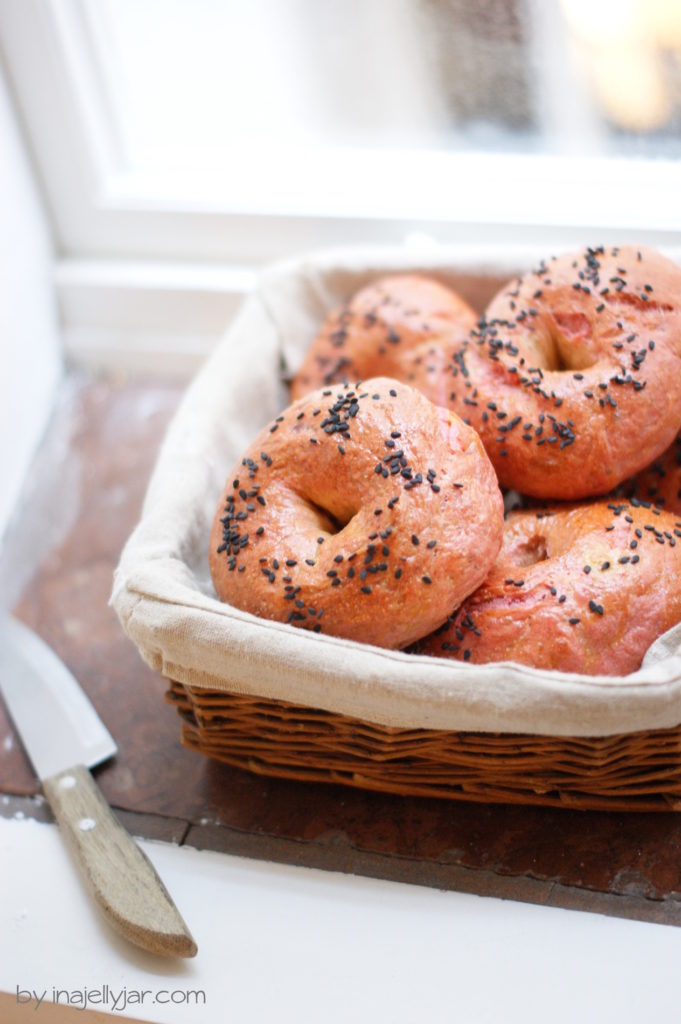 Rote Bete Bagels mit Frischkäse