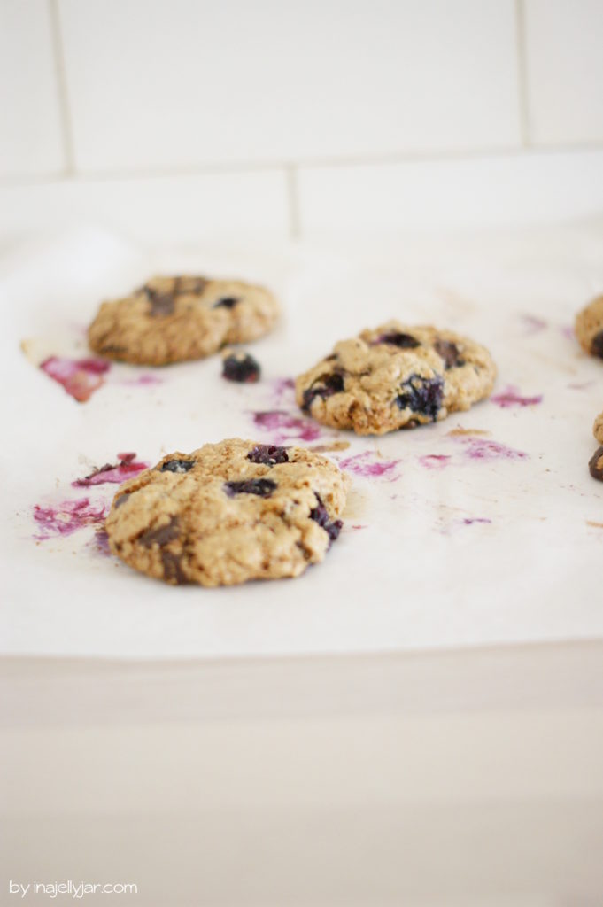 Blaubeercookies mit Schokolade