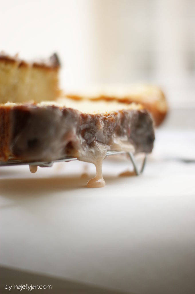 Zitroniger Rhabarberkuchen mit Glasur