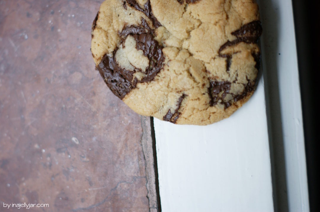 Schnelle Chocolate Chip Cookies mit Sesampaste
