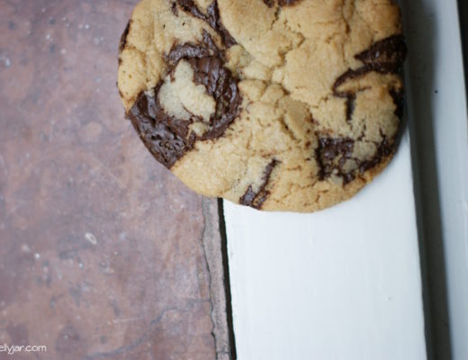 Schnelle Chocolate Chip Cookies mit Sesampaste