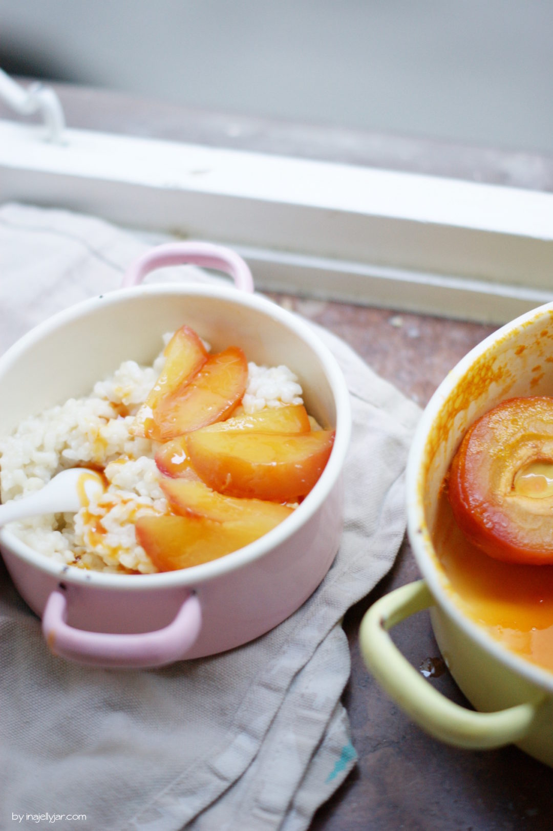 Milchreis mit pochierten Honig-Pfirsichen | Moment in a Jelly Jar Milchreis mit pochierten Honig-Pfirsichen | Moment in a Jelly Jar