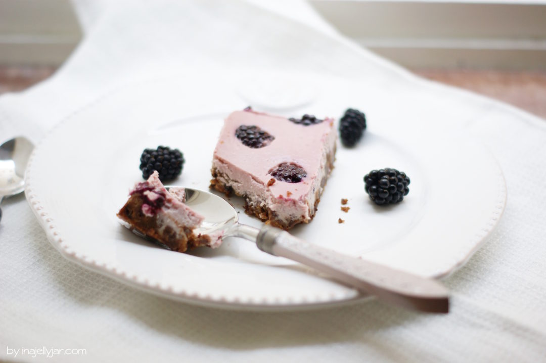 Sommer-Cheesecake mit frischen Beeren