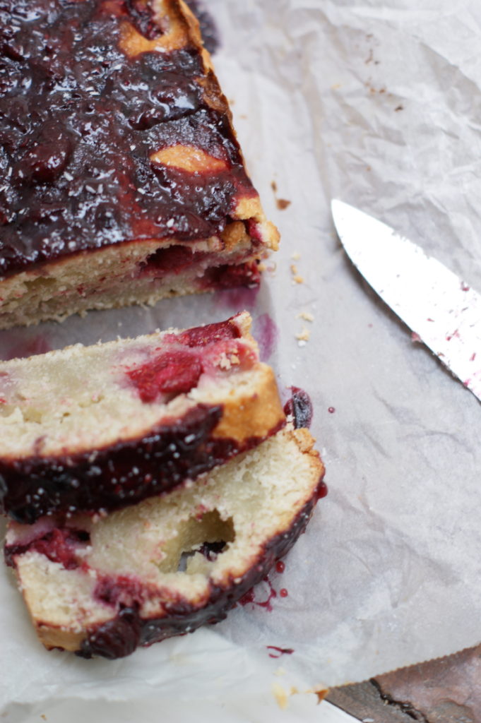 Raffaellokuchen mit Himbeeren, Kokosöl und Kokosflocken