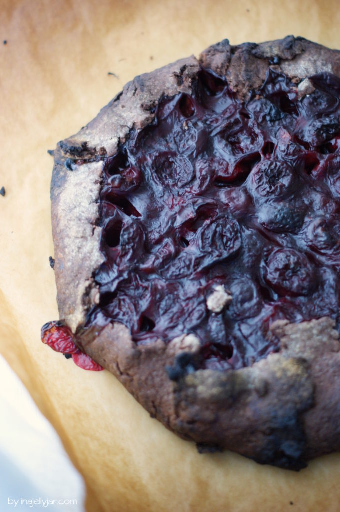 Schoko-Galette mit Kirschen