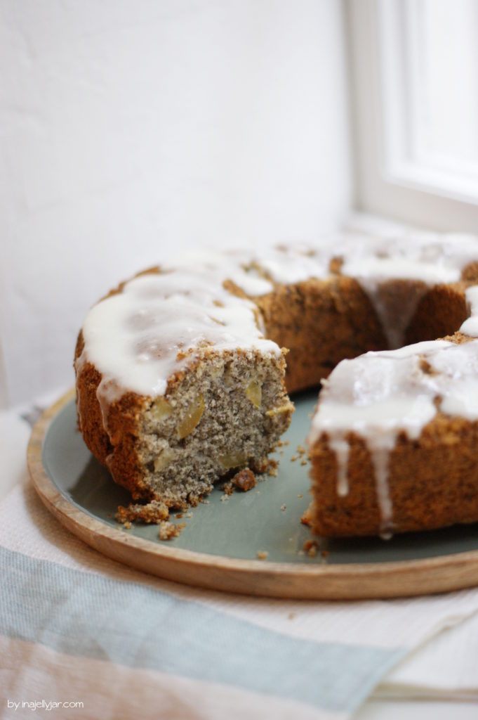 Herbstlicher Mohn-Kuchen mit Apfel