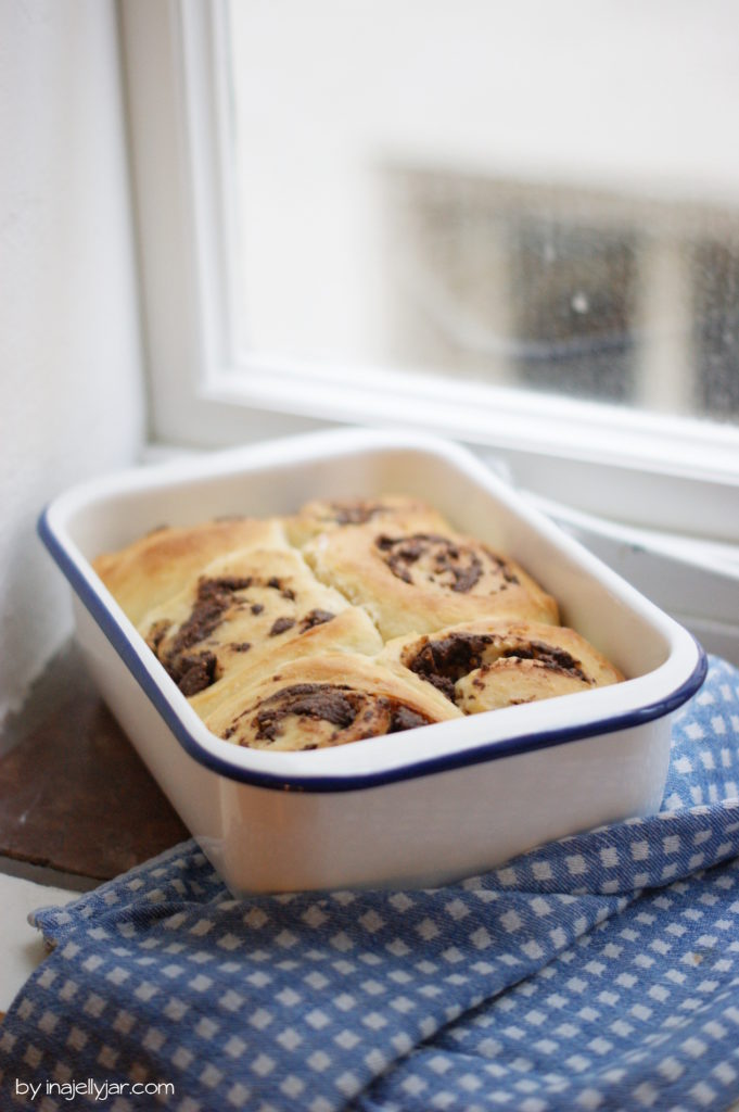 Pekannuss-Schnecken mit Schokolade gefüllt