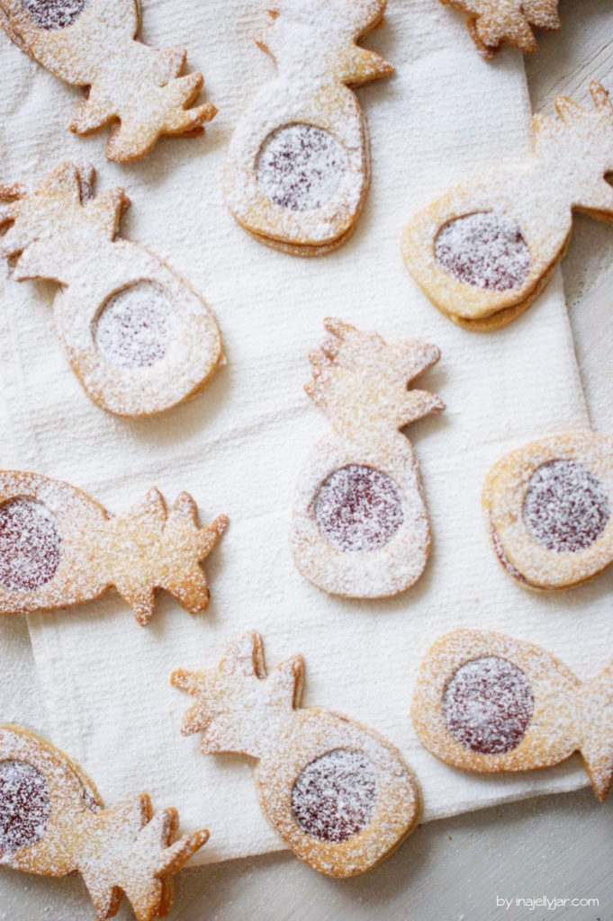 Linzer Augen mit Glühweinfüllung