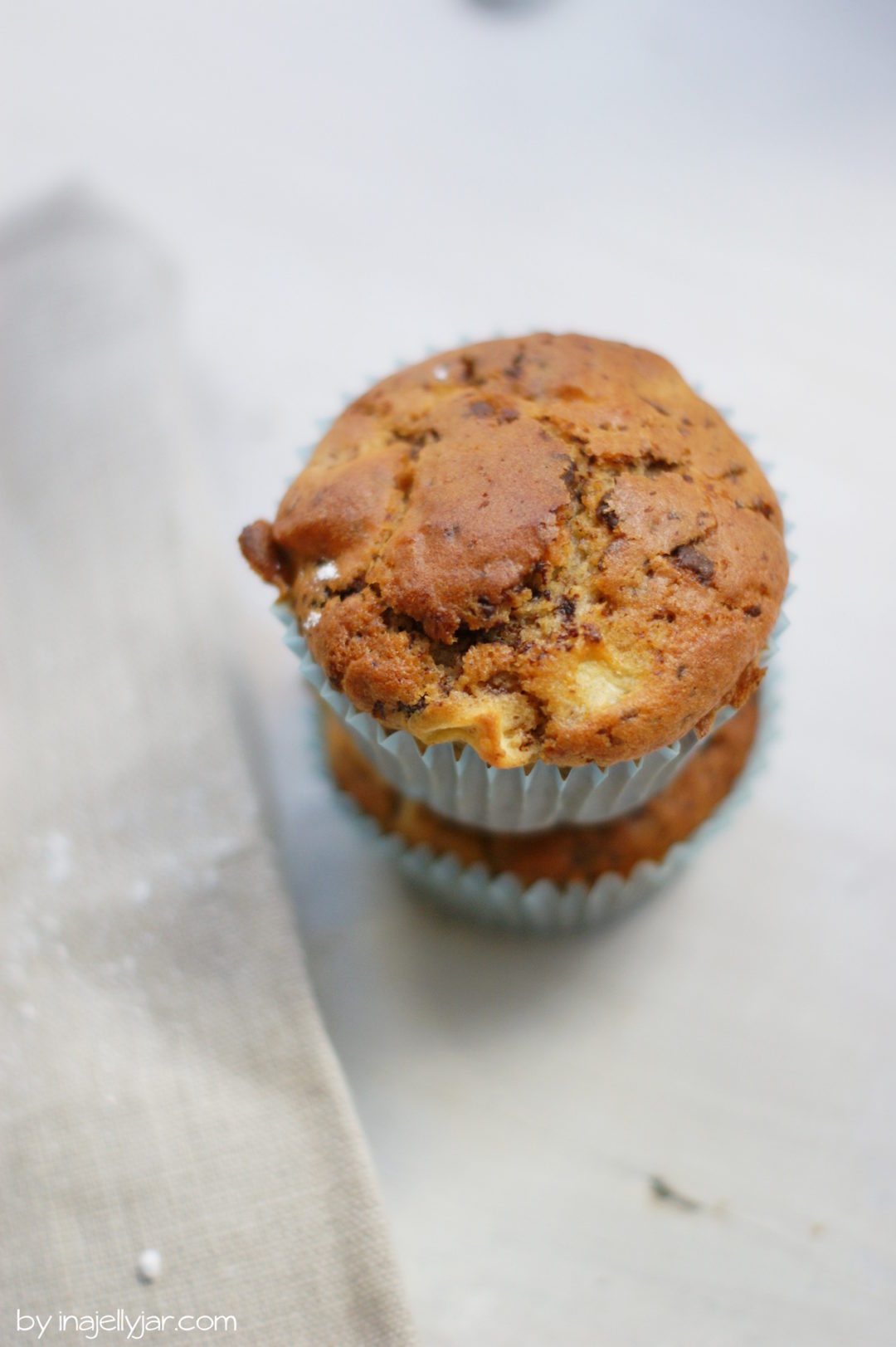 Stracciatella-Apfel-Muffins mit Schokoraspel