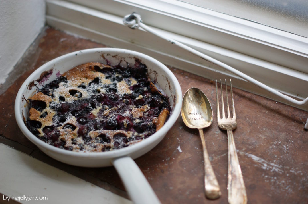 Dutch Baby mit Heidelbeeren