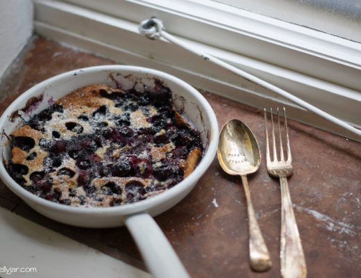 Dutch Baby mit Heidelbeeren