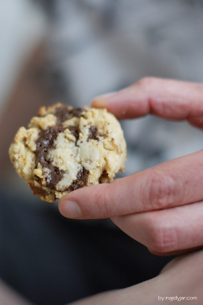 Chocolate Chip Cookies mit kandierten Walnüssen