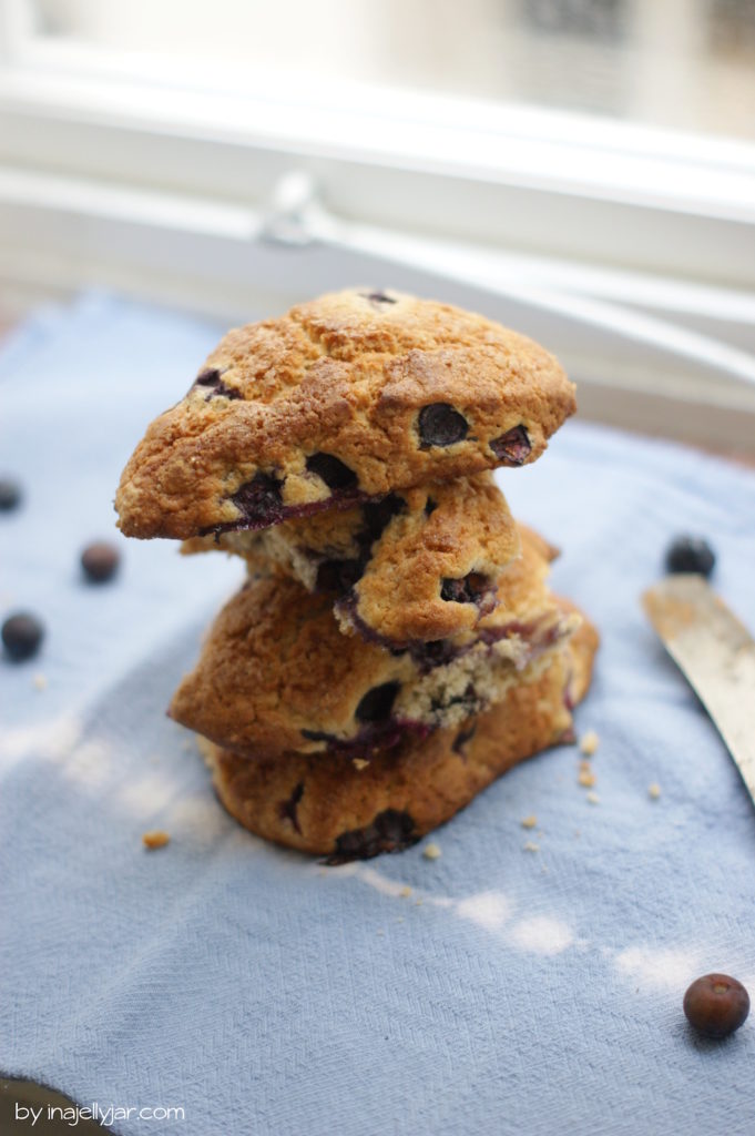 Goldbraune Heidelbeer-Scones