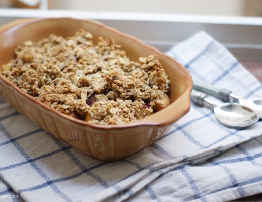 Richtig gesunder Pfirsich-Crumble