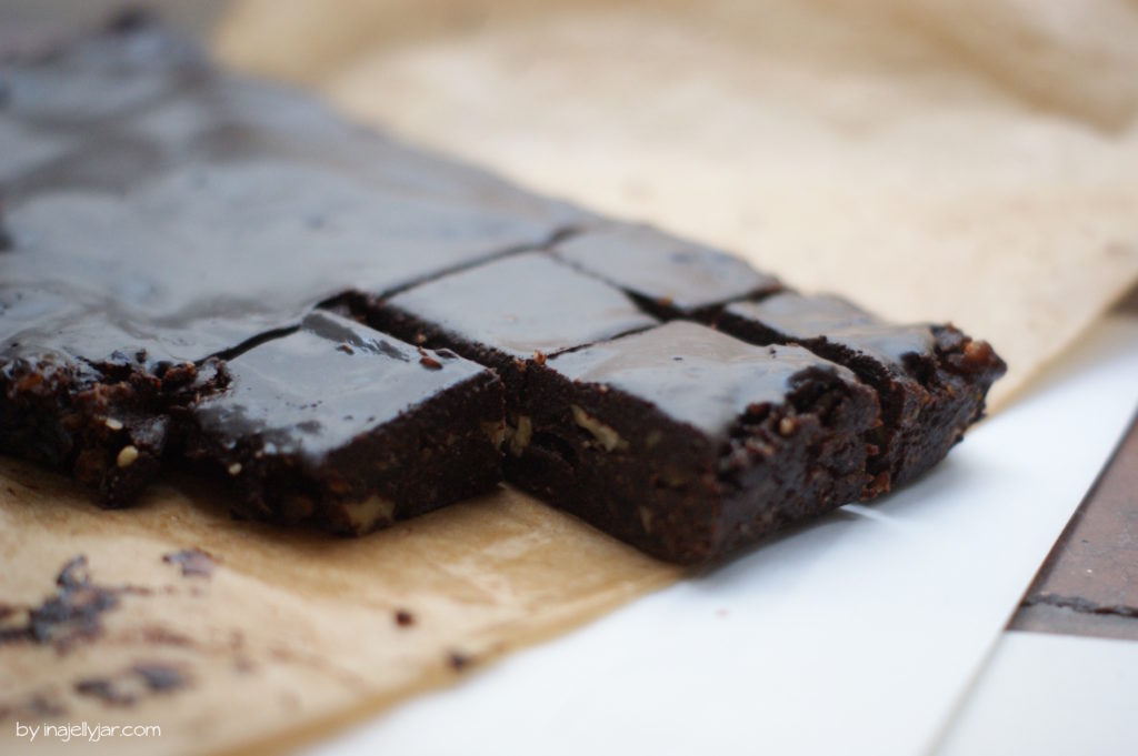 Rohvegane Brownies ganz ohne backen