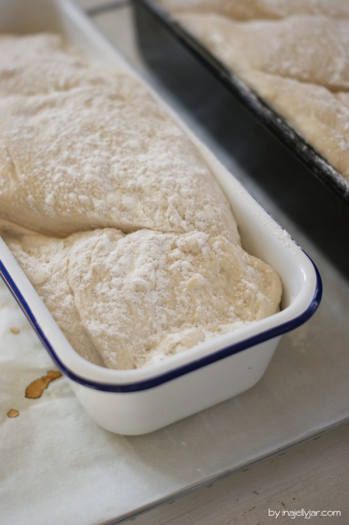 Topfenbrot kurz vor dem Backen