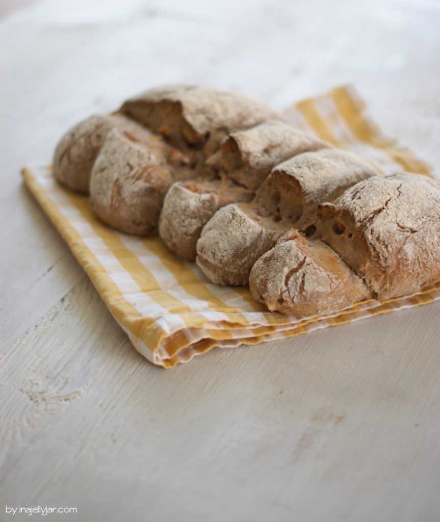 Tessiner Nussbrot aus der Schweiz