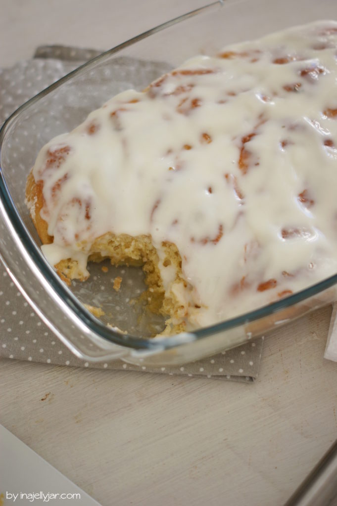 Zitronenschnecken in der Auflaufform gebacken