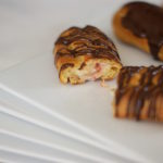 Eclairs mit Rhabarbercurd und Vanillecreme